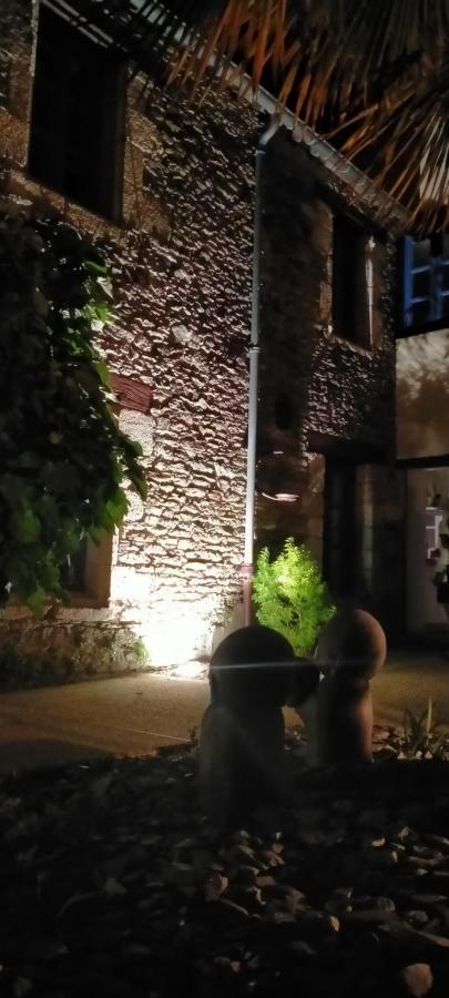 Hotel La Cour Des Ursulines Josselin Exterior foto