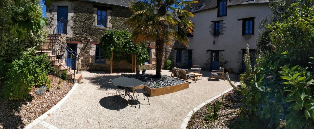 Hotel La Cour Des Ursulines Josselin Exterior foto