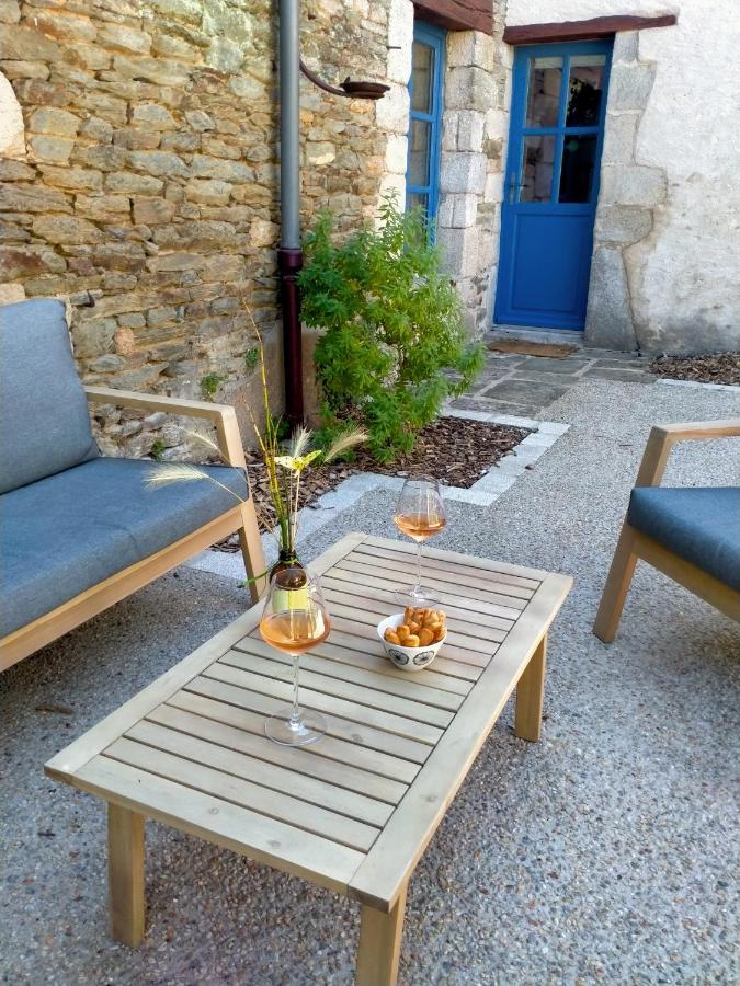 Hotel La Cour Des Ursulines Josselin Exterior foto