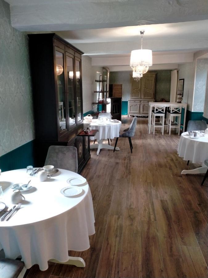Hotel La Cour Des Ursulines Josselin Exterior foto